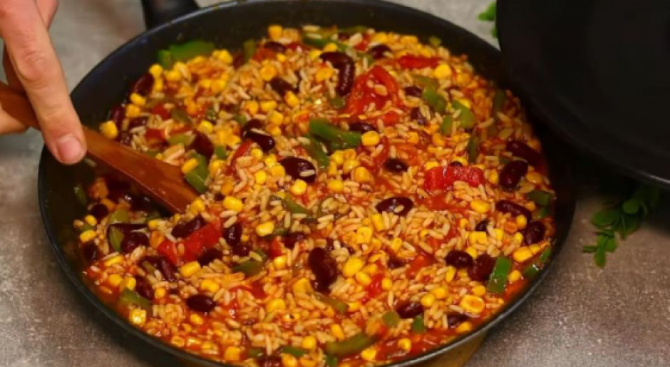 PILAV NA MEKSIČKI NAČIN Aromatično, pikantno jelo koje osvaja od prvog zalogaja