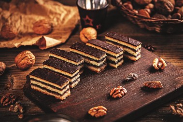 POSNE ŽERBO KOCKE Čuveni mađarski slatkiš u nepogrešivoj kombinaciji ukusa