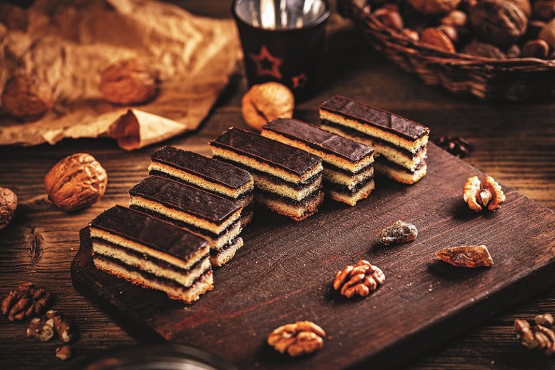 POSNE ŽERBO KOCKE Čuveni mađarski slatkiš u nepogrešivoj kombinaciji ukusa