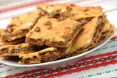 POSNA GRBAVA PITA Budi nostalgiju na bakinu kuhinju, prste da poližete