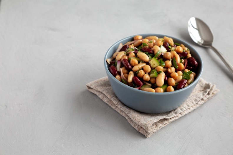 POSNA SALATA SA PASULJEM Slasna i sočna, prste da poližete