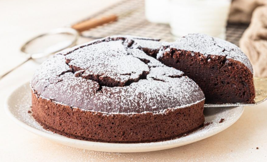 NEODOLJIVA ČOKOLADNA POGAČA Savršena i vruća i hladna, a mekana kao duša