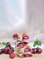 PITA SA VIŠNJAMA U slatko-kiselkastom spoju, otopićete se od miline