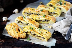 POSNA PITA OD ŠAMPINJONA I PRAZILUKA PO TETA DARINOM RECEPTU Greje dušu i telo, a slasniju niste jeli