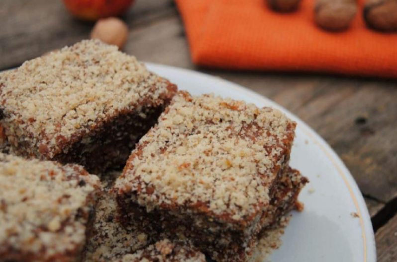 KOLAČ SA ORASIMA NA VODI Jeftin desert skupog ukusa za dane strogog posta