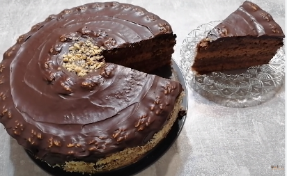 USKRŠNJA AMBASADOR TORTA Starinska poslastica punog ukusa sa lešnicima i čokoladom