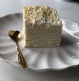 SANDRINA TORTA BELI ANĐEO SAVRŠENA ZA USKRS Kremasta i svečana, nema ko će ostati na samo jednom parčetu