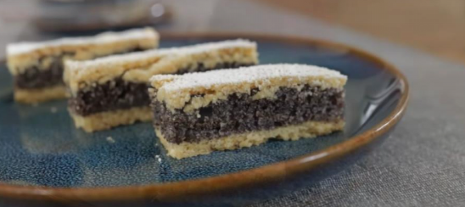 LENJA PITA SA MAKOM Mirisna poslastica koja pomera granice dobrog ukusa, za pravo uživanje