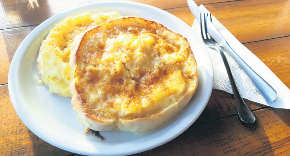 VRUĆE LEPINJE SA KAJMAKOM Pravi raj za nepca, ukućani će ih razgrabiti