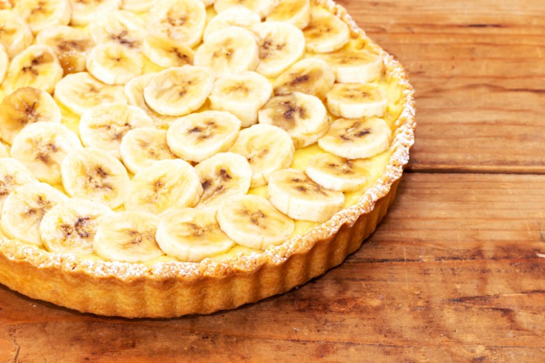 NEODOLJIVI TART SA BANANAMA Mirisni desert koji osvežava i sladi u isto vreme, otopićete se od miline
