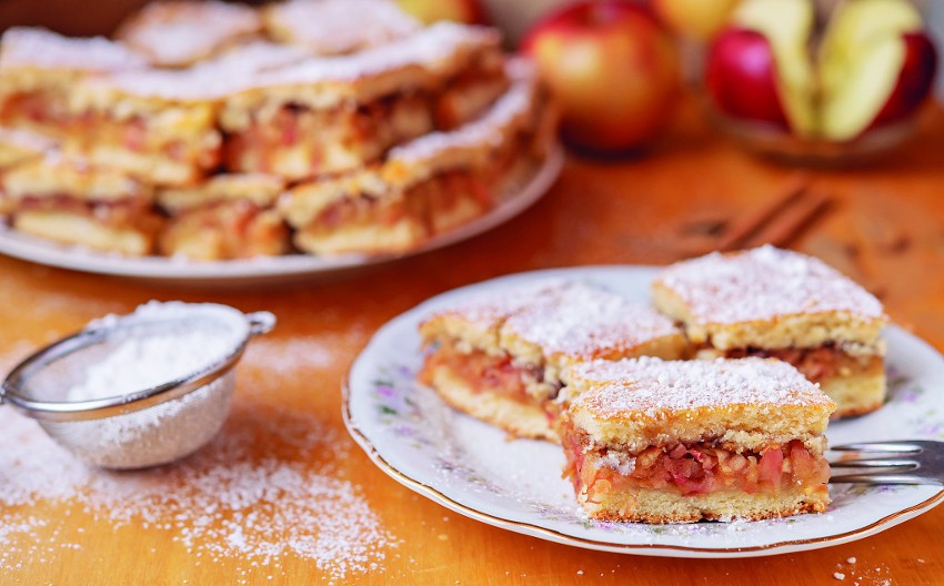 LENJA PITA SA JABUKAMA Slatkiš bez mene ostaviće bez daha sve koji budu probali