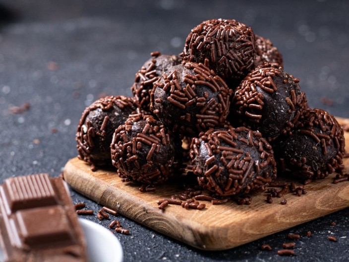 ČOKOLADNE PIRINČANE KUGLICE Brzi desert kada dođu iznenadni gosti, za prave sladokusce