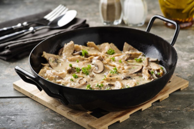 KREMASTI SOS OD PEČURAKA Odlično se slaže sa mesom i testeninom