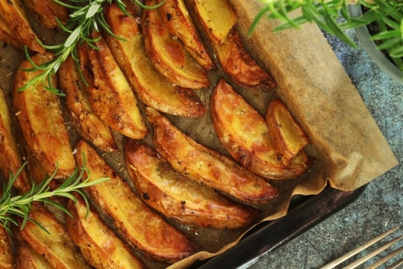 TAJNA SAVRŠENOG RUČKA Zapečeni kremasti krompir - bogatstvo ukusa u svakom sloju