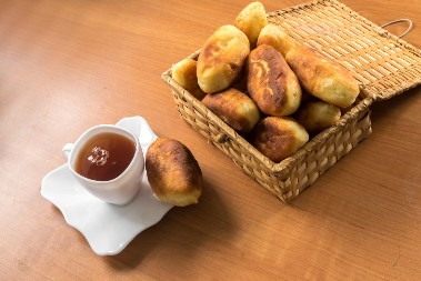 RECEPT ZA PIROŠKE KOJI ĆE ODUŠEVITI VAŠU PORODICU Jednom probate, uvek pravite