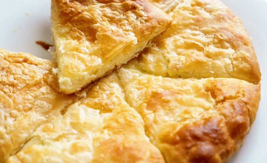 PRAZAN BUREK Hrskavih kora i fenomenalnog ukusa, za savršen doručak