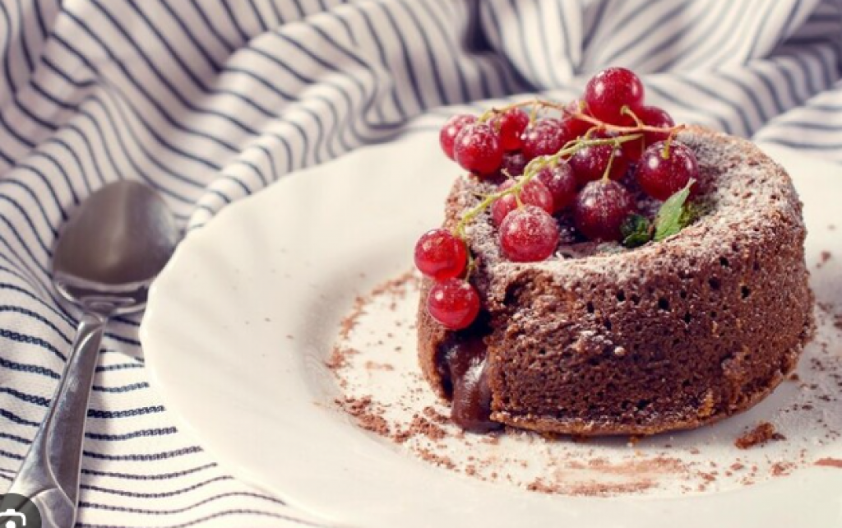 NAJSLAĐI LAVA KOLAČ Desert za pamćenje za koji vam treba samo 3 sastojka