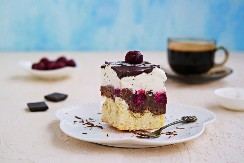 POSNI DUNAVSKI TALASI Zaplovite sećanjima uz omiljeni kolač sa višnjama