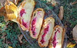 ŠTRUDLA SA VANILOM I MALINOM Mirisna poslastica koja budi sva čula, razgrabiće se brzinom svetlosti