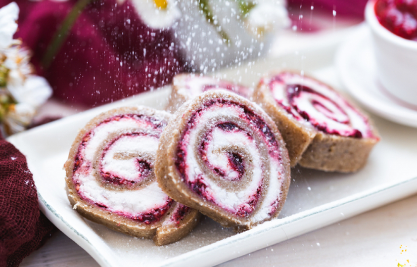 KOKOS MALINA ROLAT Posan, nema brašna ni paljenja šporeta, a nikad boljeg ukusa