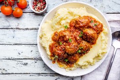 POSNE ĆUFTE U PARADAJZ SOSU Sočan ručak koji ni malo ne zaostaje za originalom, pravićete stalno