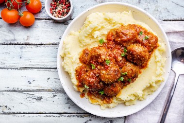 POSNE ĆUFTE U PARADAJZ SOSU Sočan ručak koji ni malo ne zaostaje za originalom, pravićete stalno