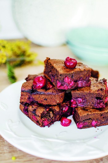 ČOKO KOCKE SA VIŠNJAMA Tope se u ustima, a prave se brzo i lako