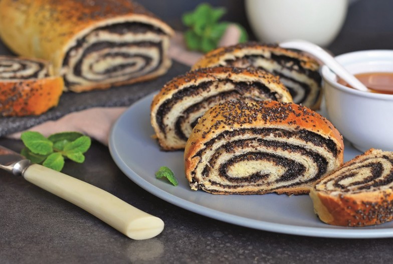 MAKOVNJAČA PO STAROM RECEPTU BUDI NOSTALGIJU Ista kao ona iz bakine kuhinje, smaže se u trenu