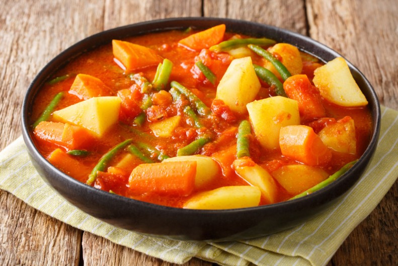 MANASTIRSKI PAPRIKAŠ Držaće vas dugo sitim, a pojede se u slast