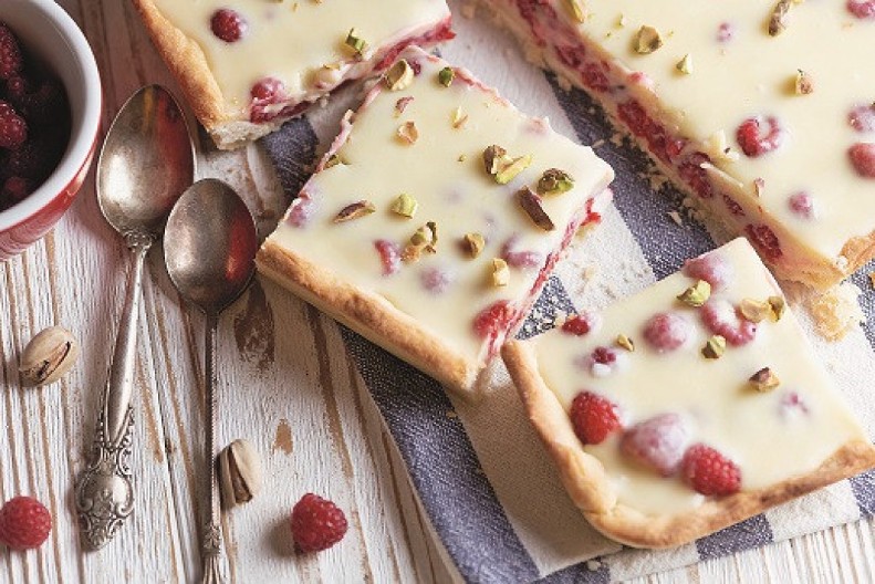 NEODOLJIVI TART SA BELOM ČOKOLADOM Kremast i sladak, uzećete parče više