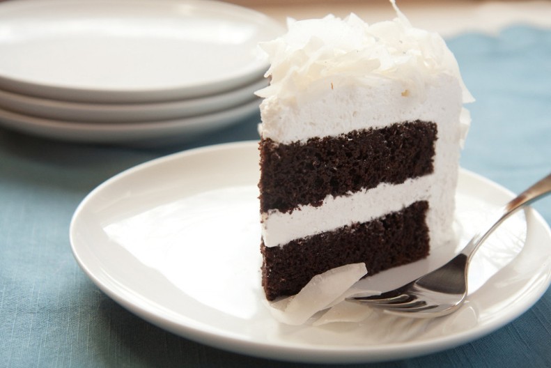 ČOKOLADNA KOKOS TORTA Rapsodija ukusa u svakom zalogaju, polizaćete i tanjir koliko je ukusna