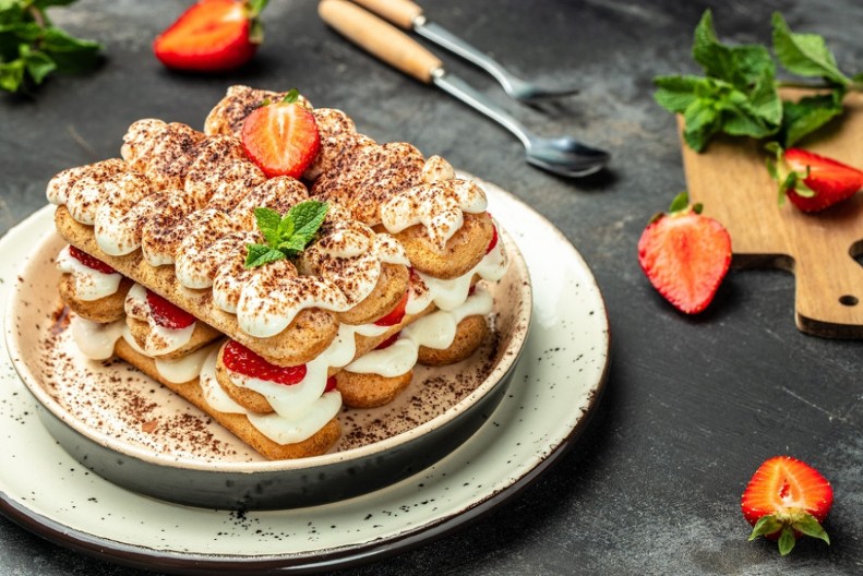 VANILA TIRAMISU BUDI SVA ČULA Još kremastiji od originala, a po ukusu mu nema ravnog!