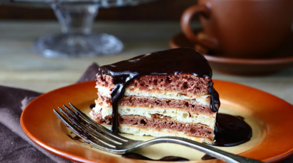 NEODOLJIVI KOLAČ SA KAFOM Savršen spoj deserta i omiljenog napitka, bićete oduševljeni