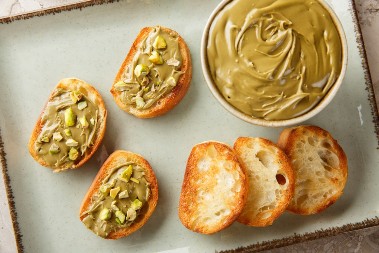 NEODOLJIVI PISTAĆ KREM Savršeno ide uz palačinke i kroasane, prosto miluje nepca