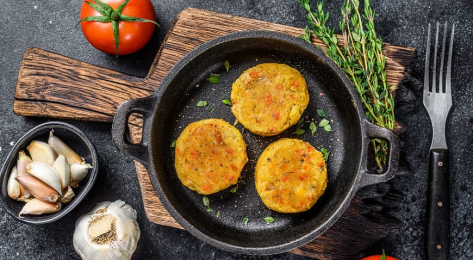 PLJESKAVICE OD PIRE KROMPIRA Jednostavne i preukusne, i dupla mera će biti malo
