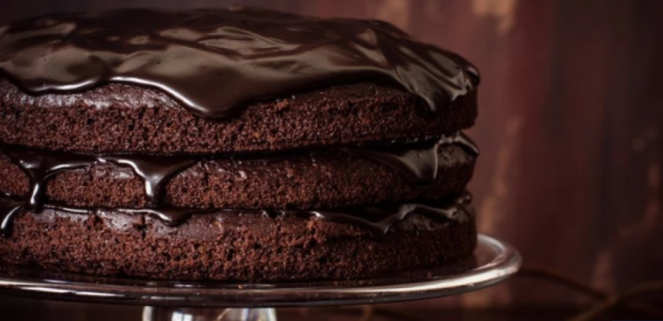 ČOKOLADNA TORTA PO RECEPTU IZ 1860 GODINE Savršen spoj sa džemom i orasima koji pomera granice dobrog ukusa