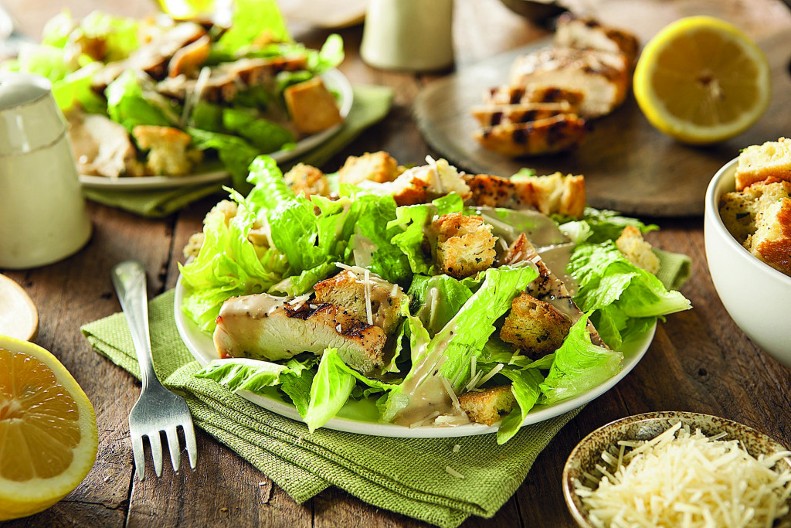 CEZAR SALATA ZA SAVRŠENU LINIJU Može da zameni obrok, a bićete siti satima