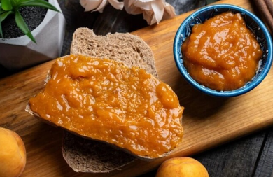 BAKIN DŽEM OD KAJSIJA Svaki zalogaj budi nostalgiju, a treba vam samo 2 sastojka