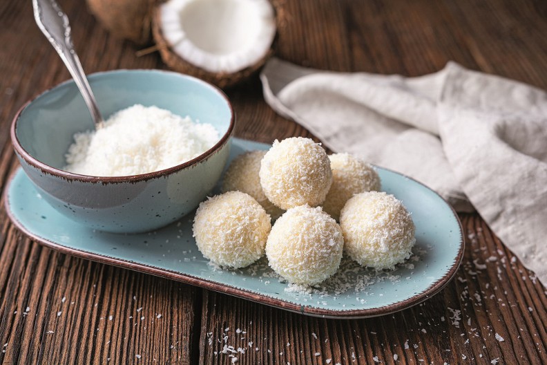 NEODOLJIVE KOKOS BOMBICE Prave se maltene same, a tope se u ustima