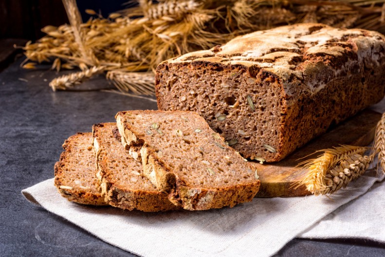 PROTEINSKI HLEB ZA SAVRŠEN DORUČAK Sve se samo pomeša i peče, a biće svež danima