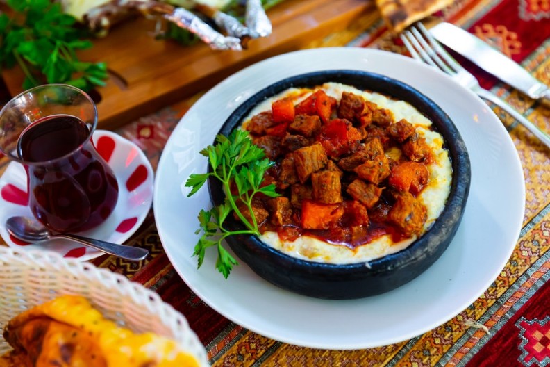 HUNKAR BEGENDI, TURSKI GULAŠ Recept za omiljeno jelo Sulejmana Veličanstvenog