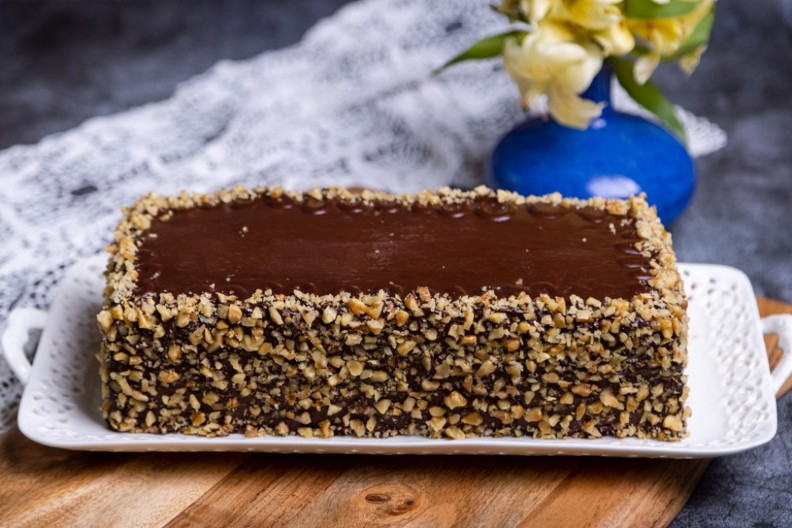 STARINSKA GRILIJAŠ TORTA Sa tri kore i prepuna bogatog fila, i dupla mera će biti malo