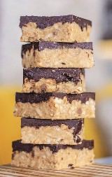 KIKIRIKI BAJADERA SE SMAŽE U TRENU Gotova očas posla,  a i dupla mera je malo