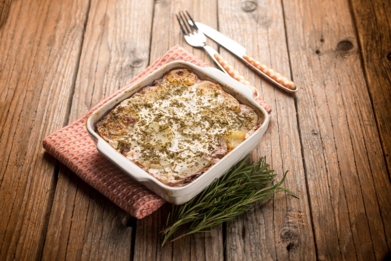 ZAPEČENE PAPRIKE SA KAJMAKOM Sočno jelo kome neće odoleti ni najveći gurmani