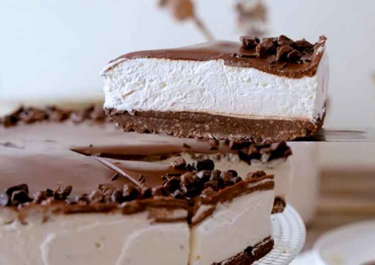 KREMBO TORTA ZA SVE SVEČANE PRILIKE Gotova za tili čas, a nikad kremastija