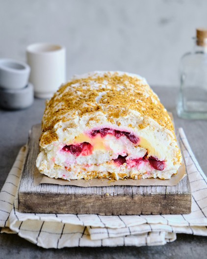 VANIL ŠTRUDLA SA ŠUMSKIM VOĆEM MIRIŠE NA LJUBAV Kremasta i lagana, ukusa koji se ne zaboravlja