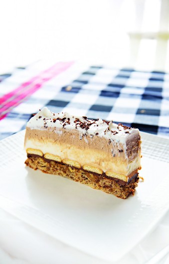 KINDER TORTA BUDI NOSTALGIJU Raskošna i kremasta, a vole je svi od 7 do 107 godina