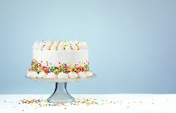 GRČKA TORTA RAZVALJUJE UKUSOM Izdašna, bogata i kremasta, nema joj ravne