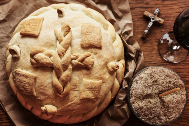 SLAVSKI KOLAČ SA SUVIM GROŽĐEM OSVAJA NA PRVI ZALOGAJ Mirisan i sočan, nema mu ravnog
