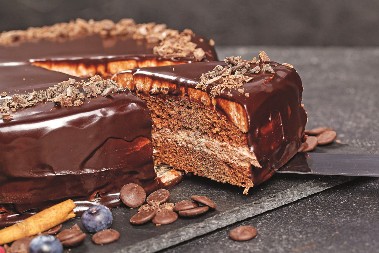 LIND TORTA ZA PRAVE SLADOKUSCE Zbog nje i komšije dolaze nepozvane